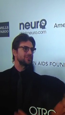 Elton-john-foundation-oscar-party-arrivals-screencaps-feb-24th-2013-0022.png