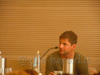 Night-itacon-panel-by-krim-sept-2nd-2012-003.jpg