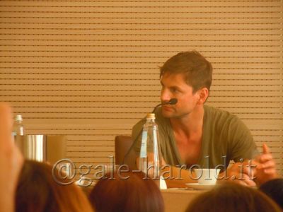 Night-itacon-panel-by-krim-sept-2nd-2012-019.jpg