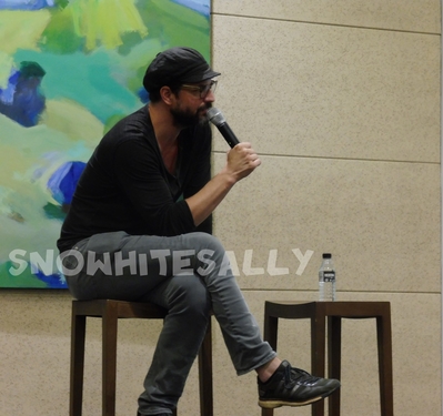 Bilbao-gale-harold-fanmeet-panel-by-sally-sept-27th-2015-020.jpg