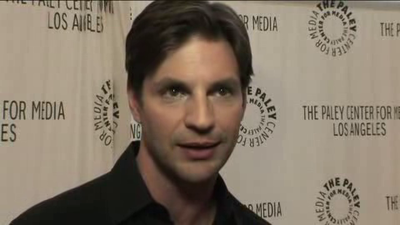 Hellcats-paleyfest-red-carpet-interview-part3-screencaps-sept-15th-2010-0450.png