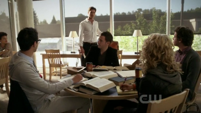 Hellcats-1x06-screencaps-0045.png