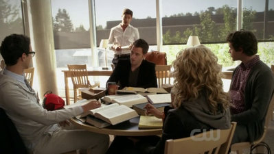 Hellcats-1x06-screencaps-0201.png