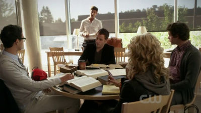 Hellcats-1x06-screencaps-0204.png