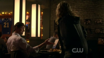 Hellcats-1x19-screencaps-0430.png