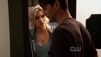 Hellcats-1x21-screencaps-00030.png