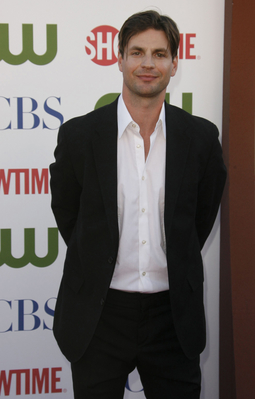 The-secret-circle-tca-party-arrivals-aug-3rd-2011-005.jpg