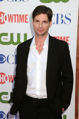 The-secret-circle-tca-party-arrivals-aug-3rd-2011-008.jpg