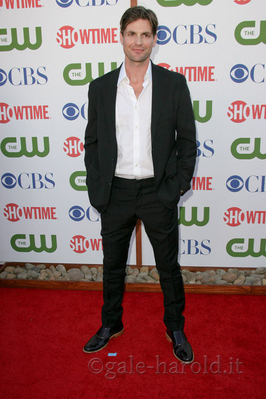 The-secret-circle-tca-party-arrivals-aug-3rd-2011-028.jpg