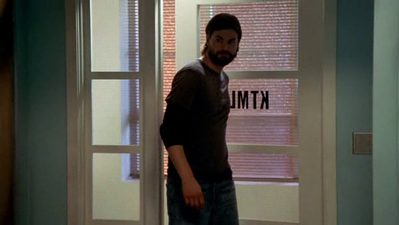 The-unit-1x10-screencaps-0122.png